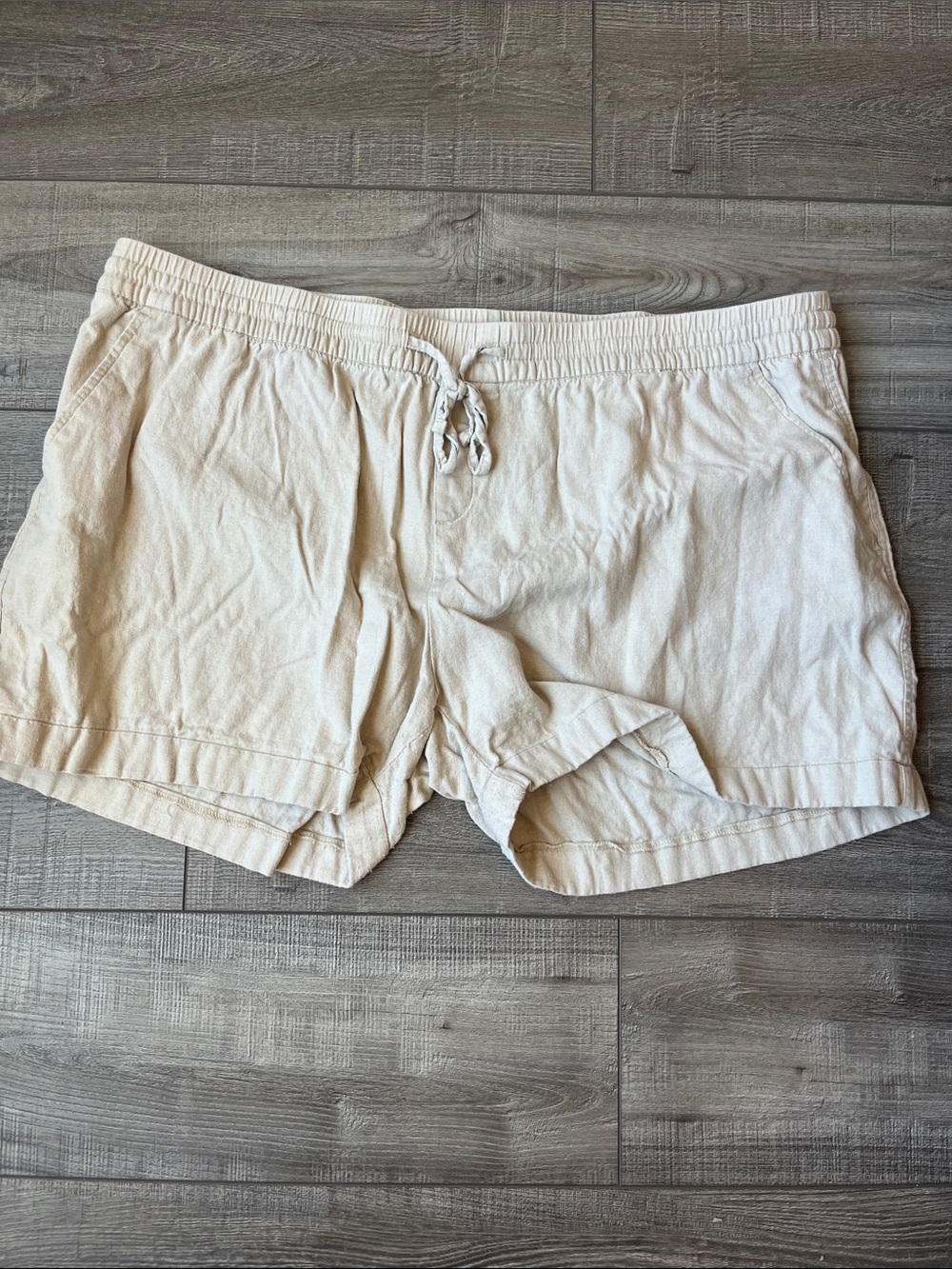 3/$15- Old Navy Linen Khaki Shorts